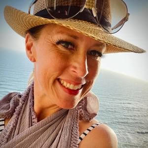 Meet your Posher, Joni